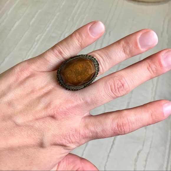 Jewelry - 👁Brown Shimmering Stone Oval Statement Ring